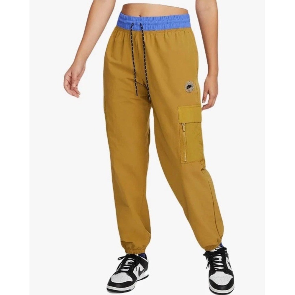 Nike Dri-Fit Cargo Jogger Pants Women's XS Khaki Brown Elastic Waist Pockets